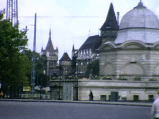 Heros' Square - Home Movie Clips