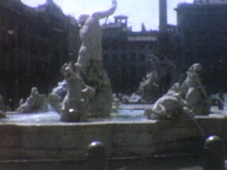 Fontana del Nettuno - Home Movie Clips