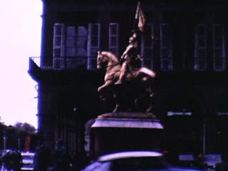 Jeanne d'Arc Statue - Home Movie Clips